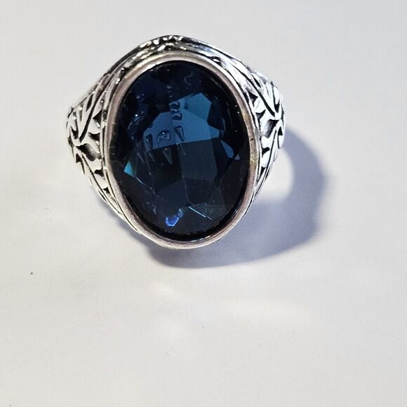 Silver Tone Blue Oval Faceted Rhinestone Ring Size 10.5 - Picture 10 of 10